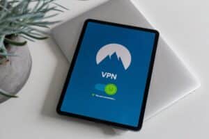 Une tablette connecté à un système de VPN