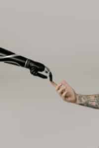 technologies qui effacent la frontière entre l'homme et la machine