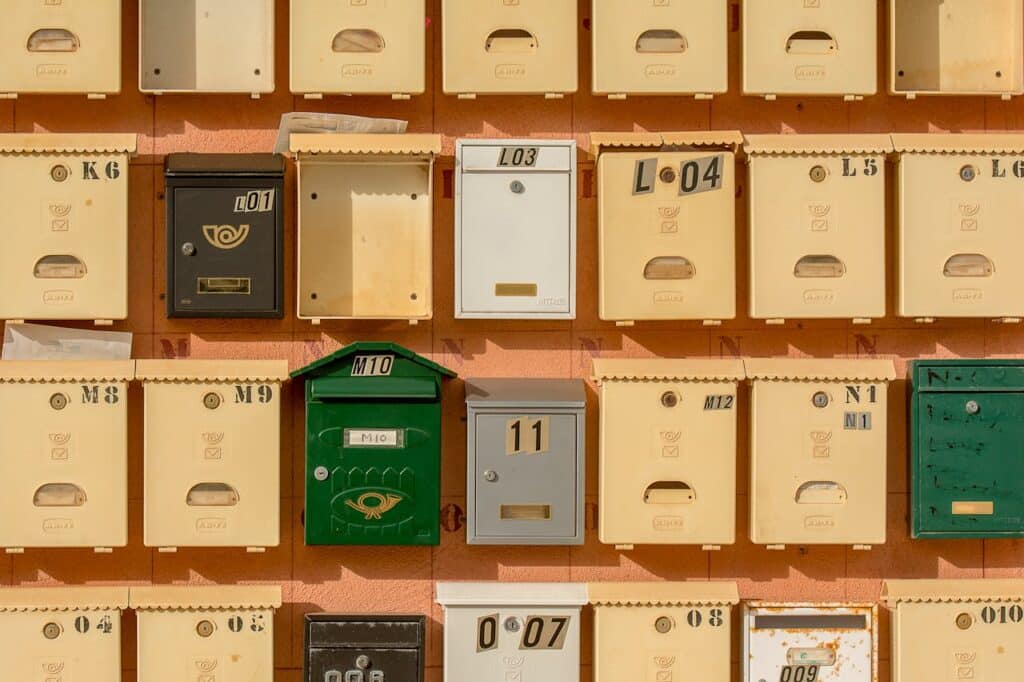 Arnaque par SMS « Bonjour, c’est le livreur votre colis ne rentre pas dans la boîte aux lettres »