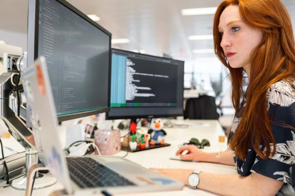 Faux email professionnel : Des demandes dérogeant aux procédures établies